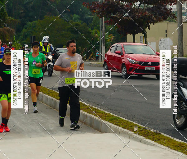 Buy your photos of the eventMeia Maratona de Blumenau on Fotop