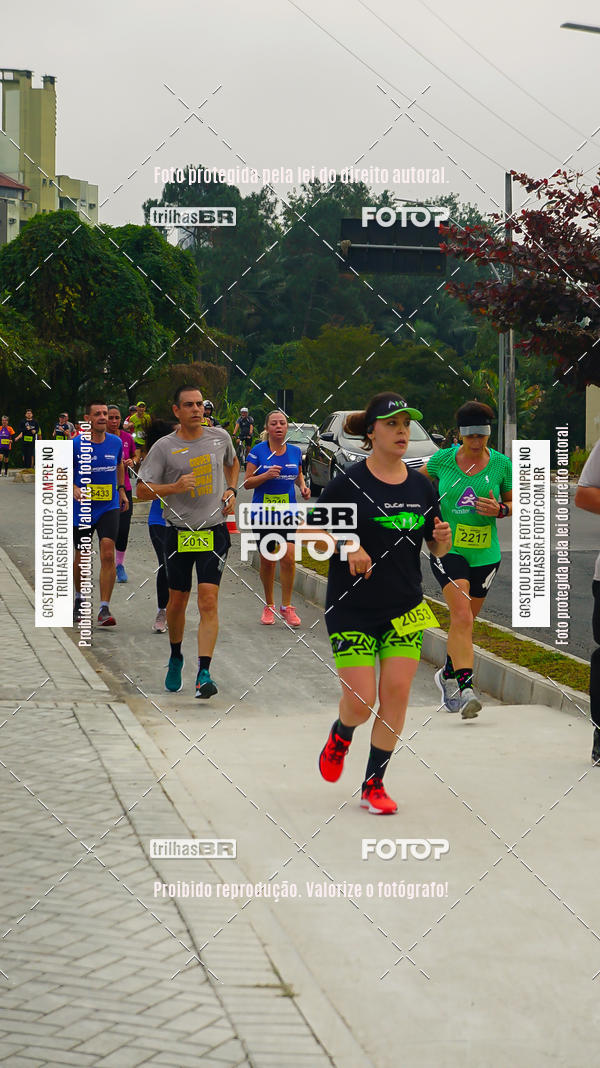 Buy your photos of the eventMeia Maratona de Blumenau on Fotop