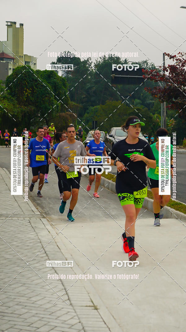 Buy your photos of the eventMeia Maratona de Blumenau on Fotop
