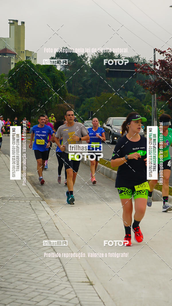 Buy your photos of the eventMeia Maratona de Blumenau on Fotop