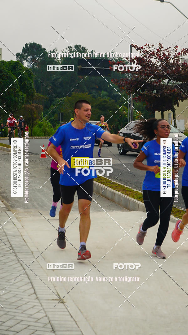 Buy your photos of the eventMeia Maratona de Blumenau on Fotop