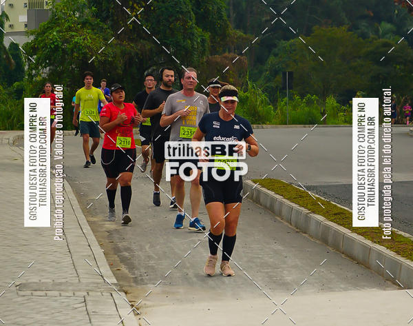 Buy your photos of the eventMeia Maratona de Blumenau on Fotop