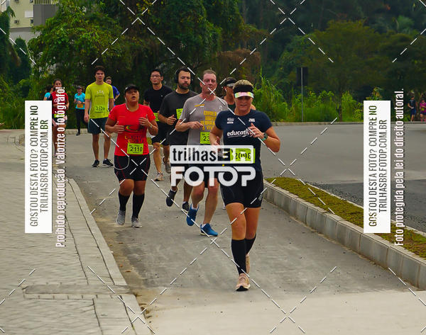 Buy your photos of the eventMeia Maratona de Blumenau on Fotop