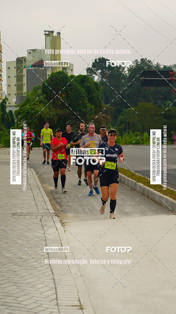 Buy your photos of the eventMeia Maratona de Blumenau on Fotop