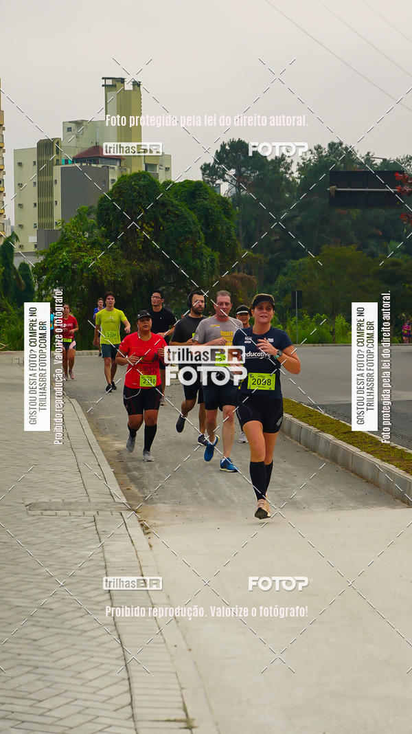 Buy your photos of the eventMeia Maratona de Blumenau on Fotop