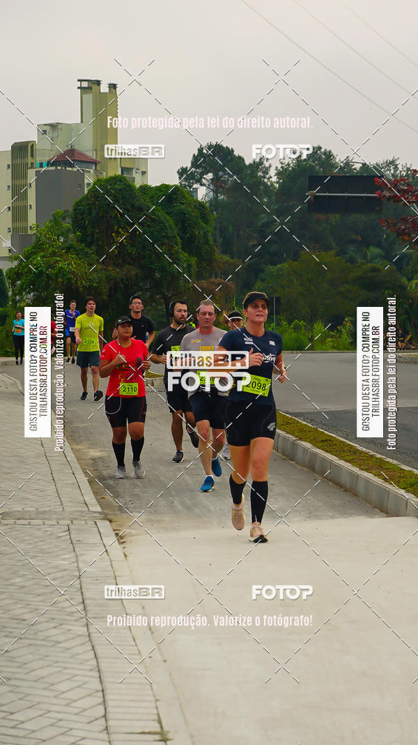Buy your photos of the eventMeia Maratona de Blumenau on Fotop