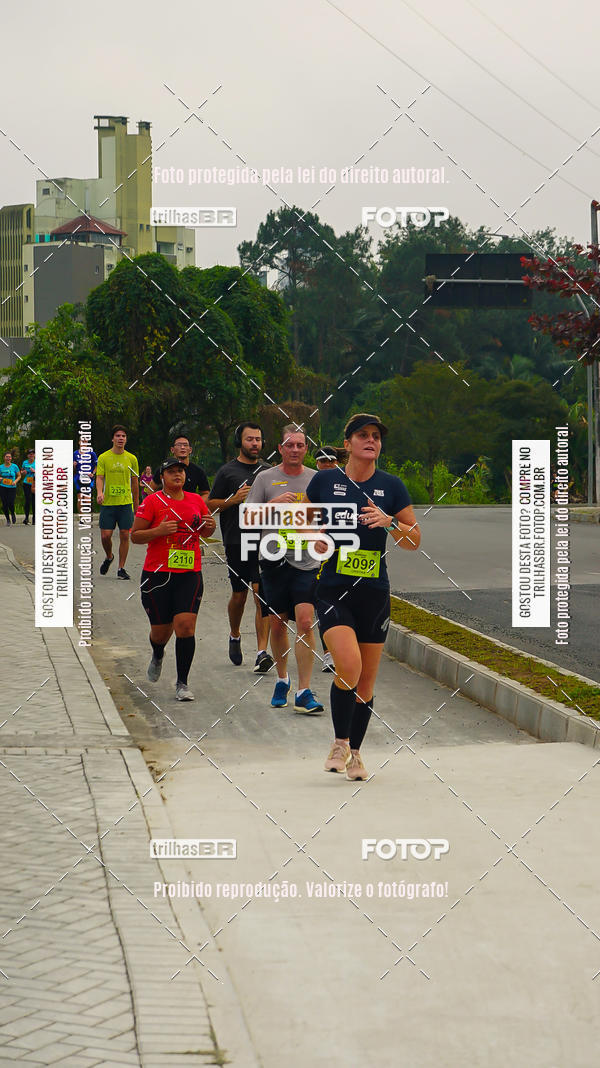 Buy your photos of the eventMeia Maratona de Blumenau on Fotop