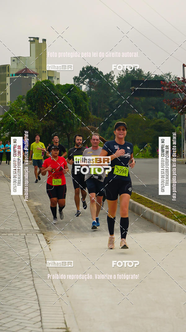 Buy your photos of the eventMeia Maratona de Blumenau on Fotop