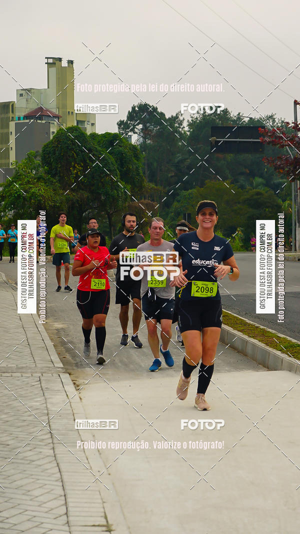 Buy your photos of the eventMeia Maratona de Blumenau on Fotop