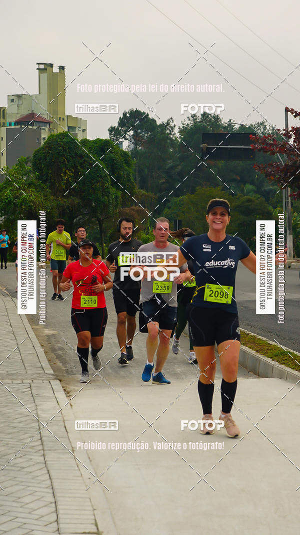 Buy your photos of the eventMeia Maratona de Blumenau on Fotop