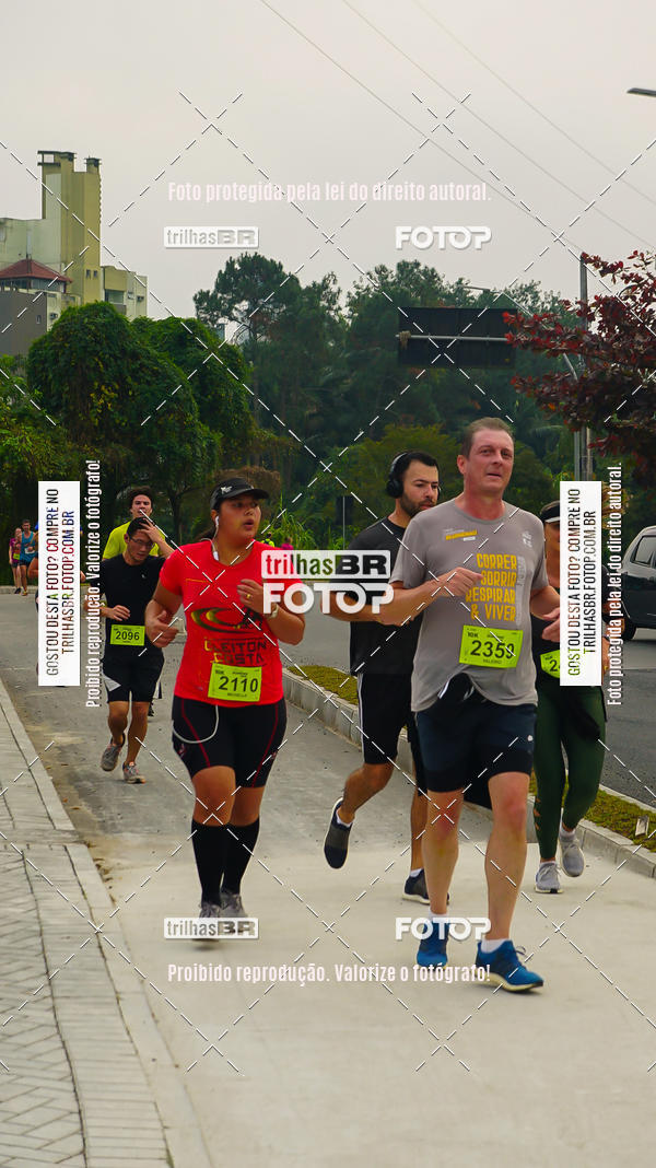 Buy your photos of the eventMeia Maratona de Blumenau on Fotop