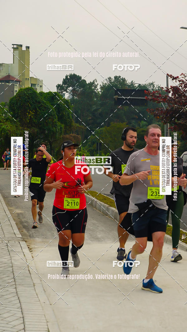 Buy your photos of the eventMeia Maratona de Blumenau on Fotop