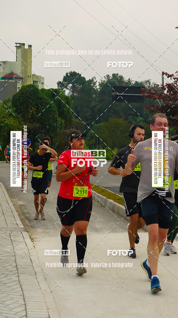 Buy your photos of the eventMeia Maratona de Blumenau on Fotop