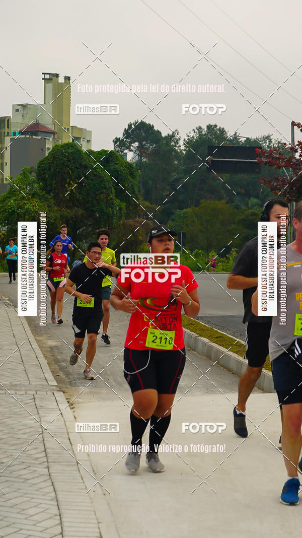 Buy your photos of the eventMeia Maratona de Blumenau on Fotop
