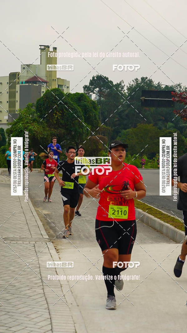 Buy your photos of the eventMeia Maratona de Blumenau on Fotop