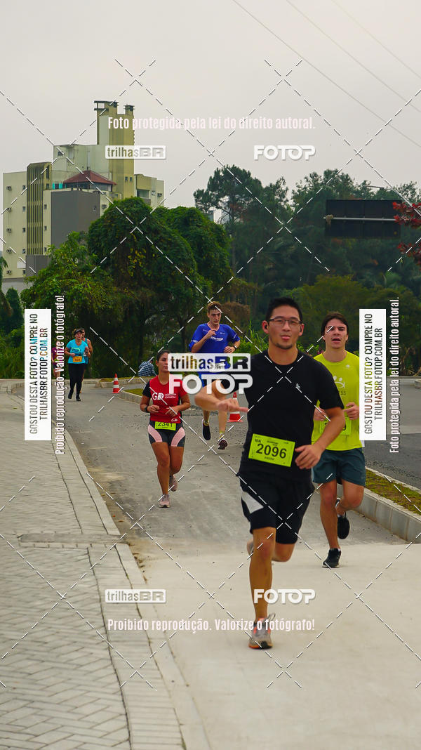 Buy your photos of the eventMeia Maratona de Blumenau on Fotop