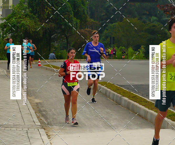 Buy your photos of the eventMeia Maratona de Blumenau on Fotop