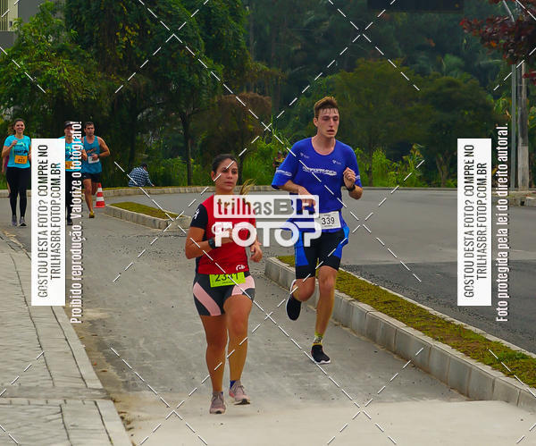 Buy your photos of the eventMeia Maratona de Blumenau on Fotop