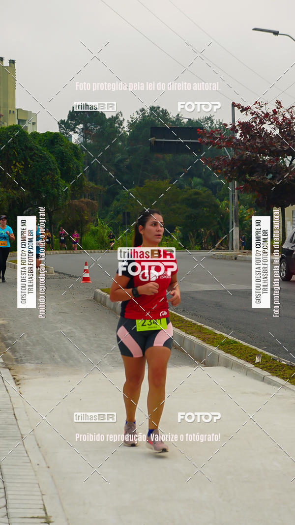 Buy your photos of the eventMeia Maratona de Blumenau on Fotop