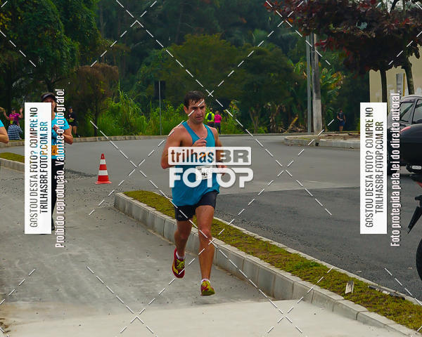Buy your photos of the eventMeia Maratona de Blumenau on Fotop