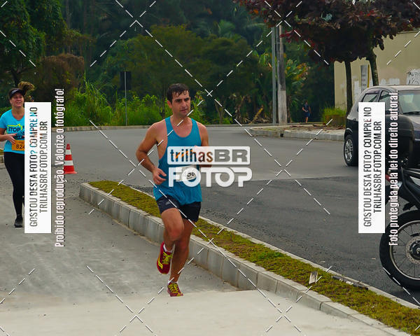 Buy your photos of the eventMeia Maratona de Blumenau on Fotop