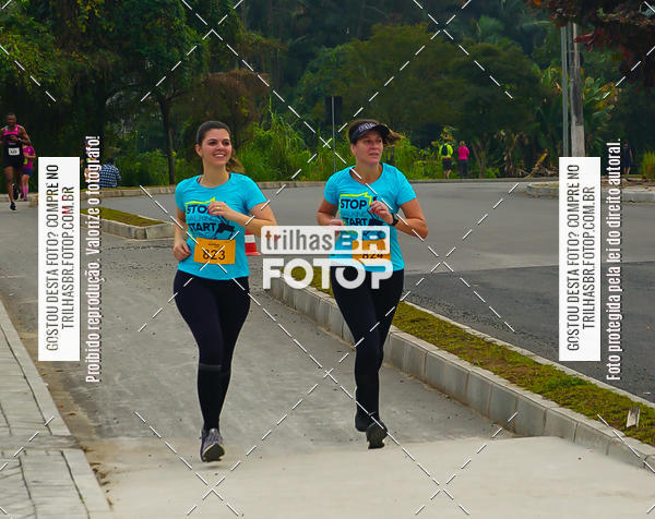 Buy your photos of the eventMeia Maratona de Blumenau on Fotop