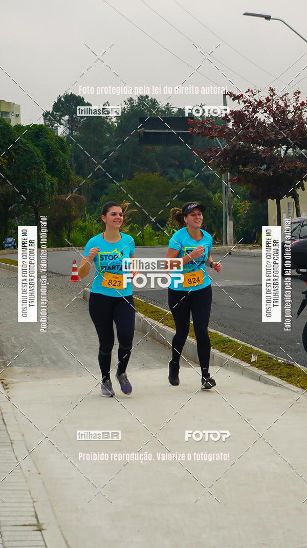 Buy your photos of the eventMeia Maratona de Blumenau on Fotop