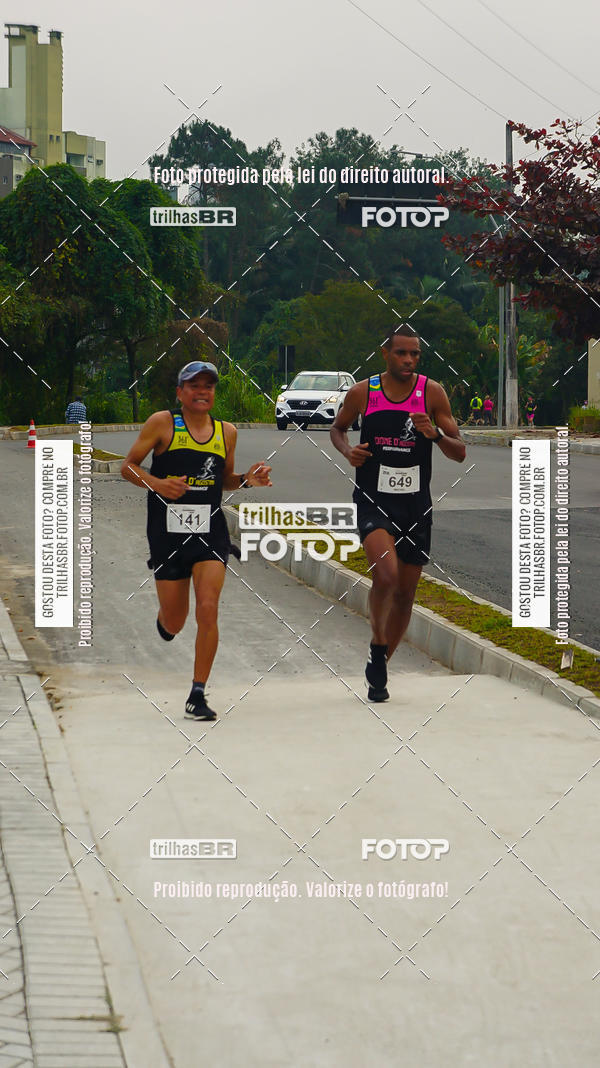 Buy your photos of the eventMeia Maratona de Blumenau on Fotop