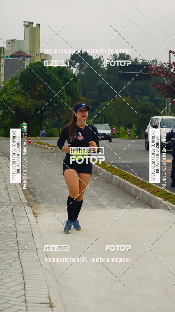 Buy your photos of the eventMeia Maratona de Blumenau on Fotop