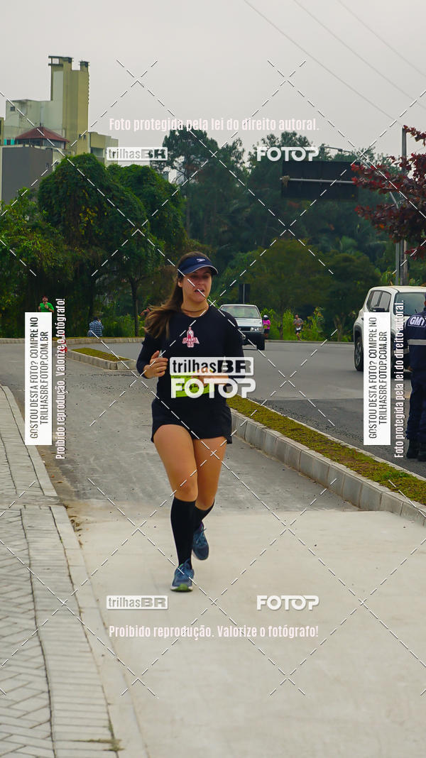 Buy your photos of the eventMeia Maratona de Blumenau on Fotop