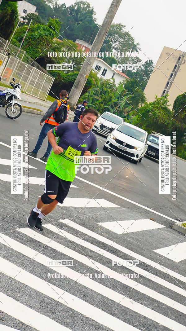 Buy your photos of the eventMeia Maratona de Blumenau on Fotop