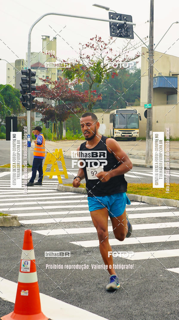 Buy your photos of the eventMeia Maratona de Blumenau on Fotop