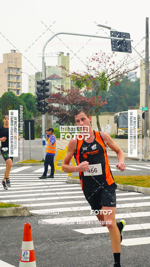 Buy your photos of the eventMeia Maratona de Blumenau on Fotop