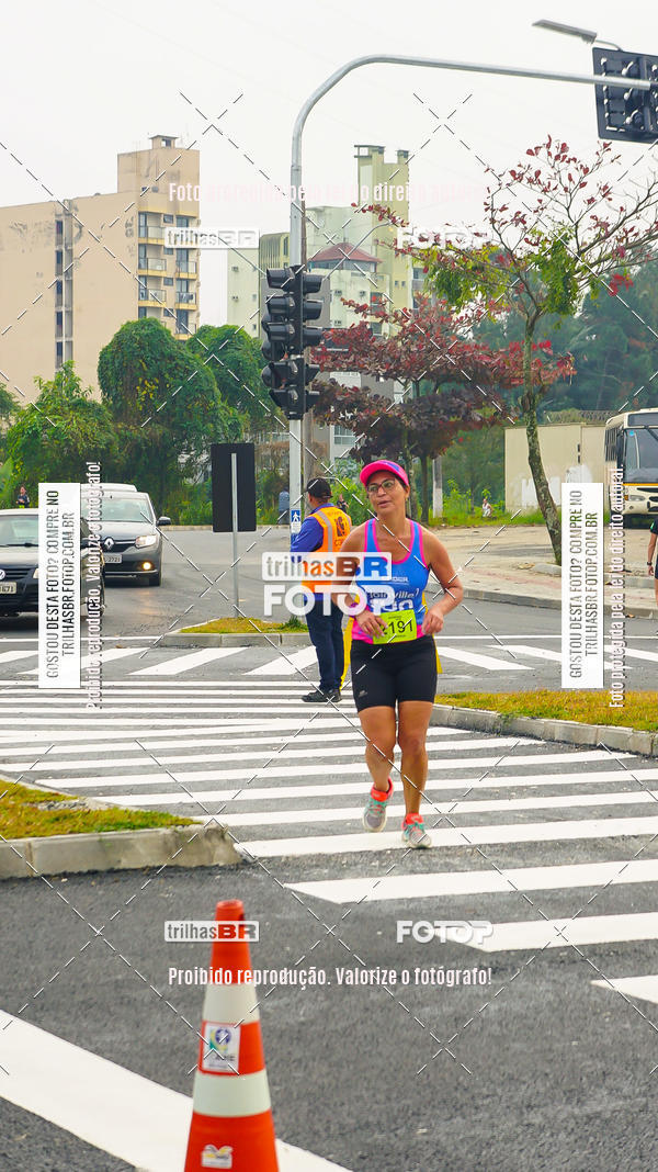 Buy your photos of the eventMeia Maratona de Blumenau on Fotop