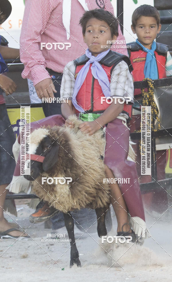 Buy your photos of the eventFestival Sertanejo de Jandira - Rodeio em Carneiro on Fotop