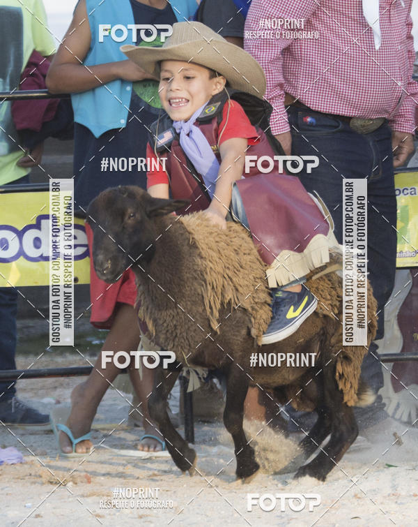 Buy your photos of the eventFestival Sertanejo de Jandira - Rodeio em Carneiro on Fotop