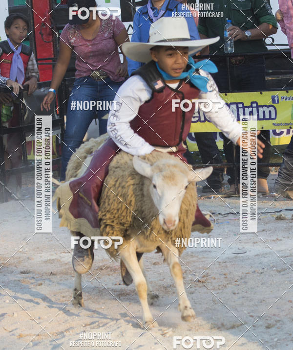 Buy your photos of the eventFestival Sertanejo de Jandira - Rodeio em Carneiro on Fotop