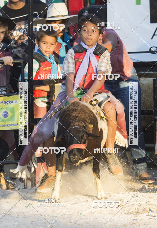 Buy your photos of the eventFestival Sertanejo de Jandira - Rodeio em Carneiro on Fotop