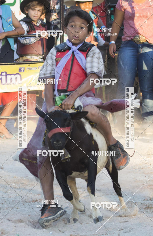 Buy your photos of the eventFestival Sertanejo de Jandira - Rodeio em Carneiro on Fotop