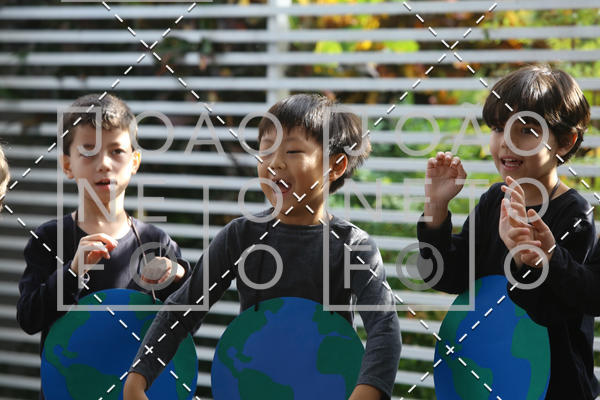 Buy your photos of the eventTots & Teens June 2019 Presentation on Fotop