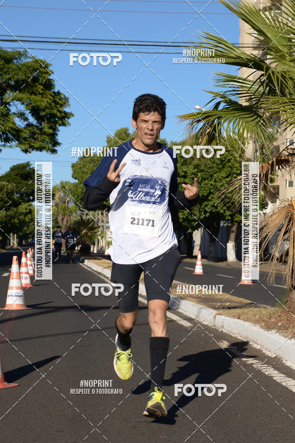 Buy your photos of the eventMEIA MARATONA DE UBERABA on Fotop