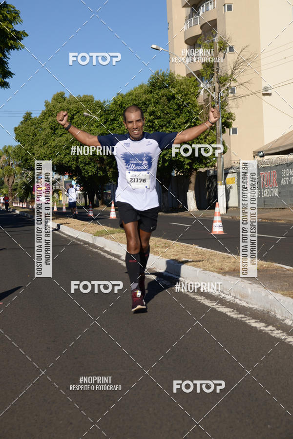 Buy your photos of the eventMEIA MARATONA DE UBERABA on Fotop