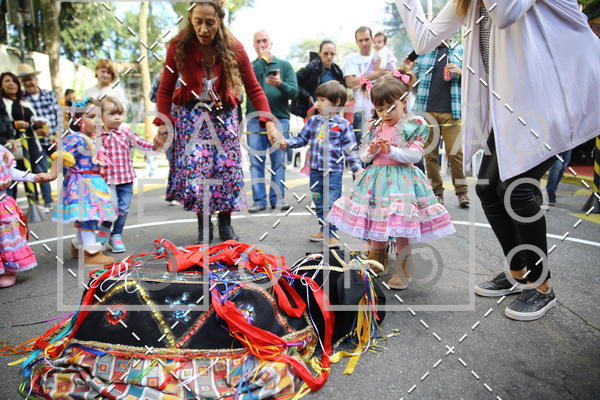 Compra tus fotos del eventoBeb e Companhia - Festa Junina 2019 En Fotop