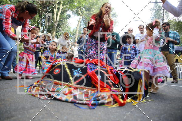 Compra tus fotos del eventoBeb e Companhia - Festa Junina 2019 En Fotop