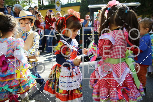 Buy your photos of the eventBeb e Companhia - Festa Junina 2019 on Fotop