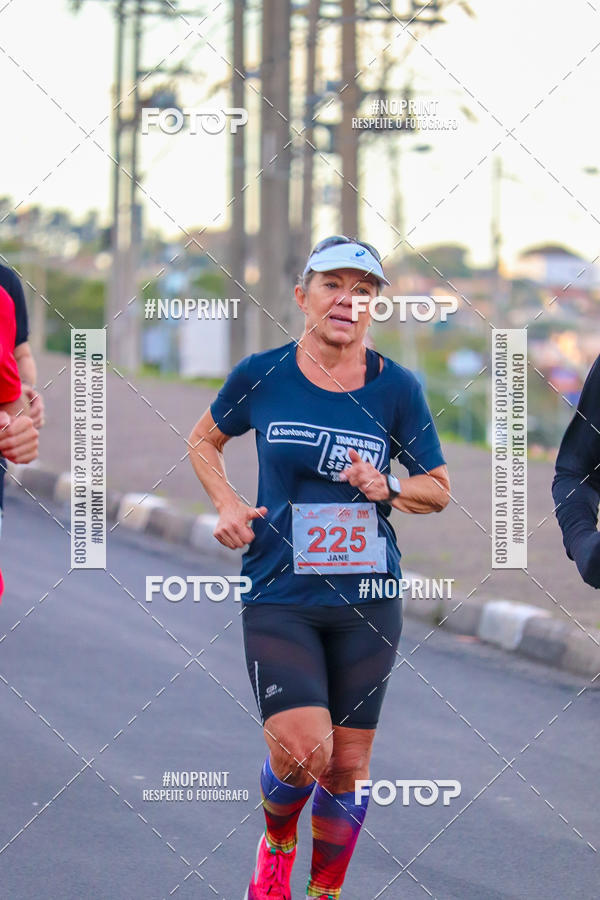 Buy your photos of the eventSANTANDER TRACK&FIELD RUN SERIES - Shopping Parque Dom Pedro on Fotop
