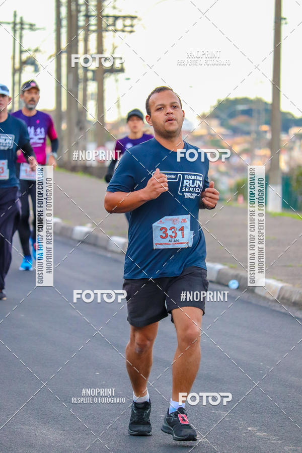 Buy your photos of the eventSANTANDER TRACK&FIELD RUN SERIES - Shopping Parque Dom Pedro on Fotop