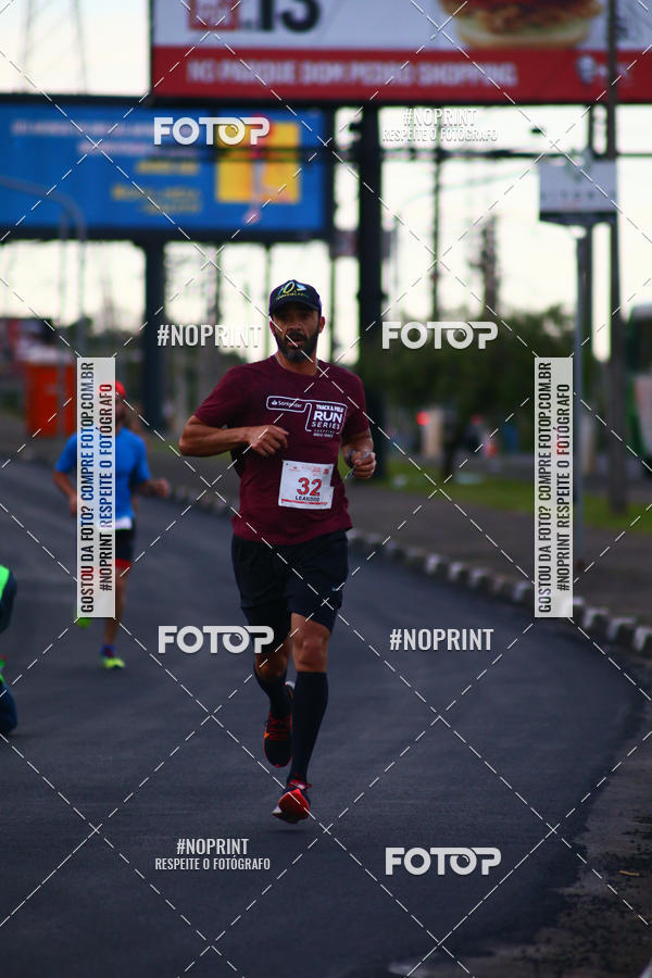 Buy your photos of the eventSANTANDER TRACK&FIELD RUN SERIES - Shopping Parque Dom Pedro on Fotop