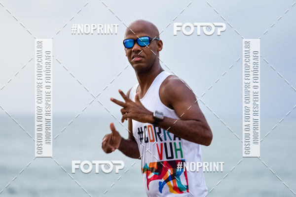 Achetez vos photos de l'vnementAURORA RUNNING sur Fotop