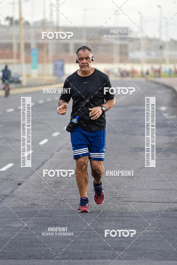 Achetez vos photos de l'vnementAURORA RUNNING sur Fotop